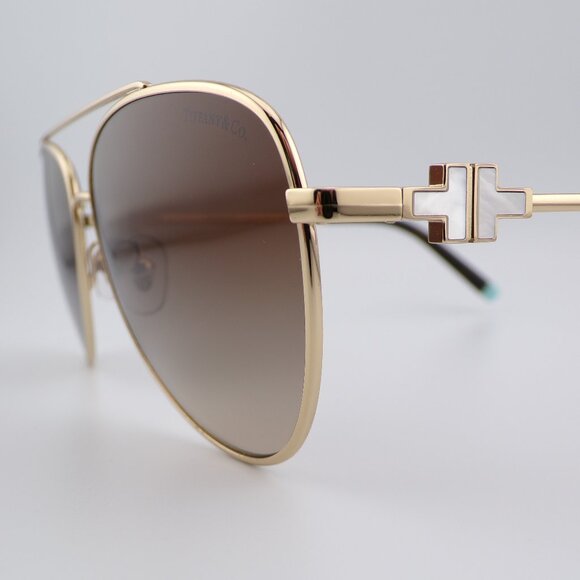 Tiffany & Co. Mother of Pearl Pilot Shades, Gradient Pearlescent T Logo TF3080 main image 12